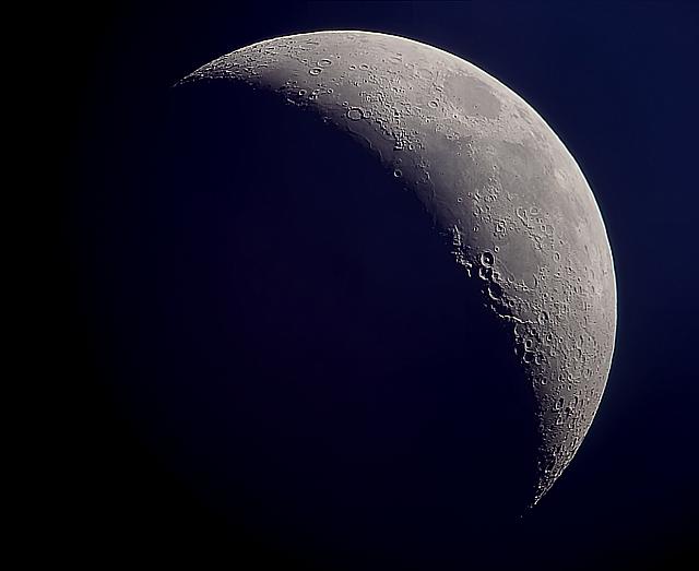 Waxing Crescent Moon 2020-03-29 1916