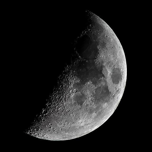 First-Quarter-Moon 2020-07-26-2340