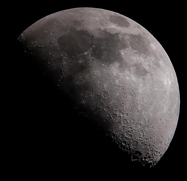 Waxing-Gibbous-Moon 2021-04-20 2335-LS