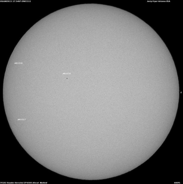 1360 08-JUN-2011 TV102mm with 18mm EP Clear with light wind 011
