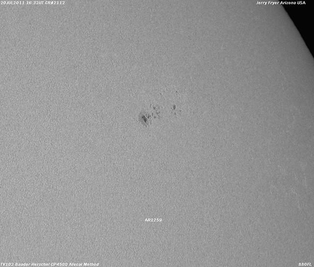 1399 20-jul-2011 tv102mm with 18mm ep scattered clouds 016